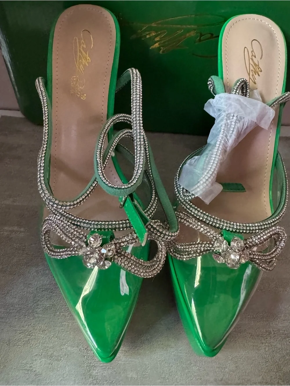 Elegant Green Patent Pointed-Toe Women’s Platforms with Crystal Detail